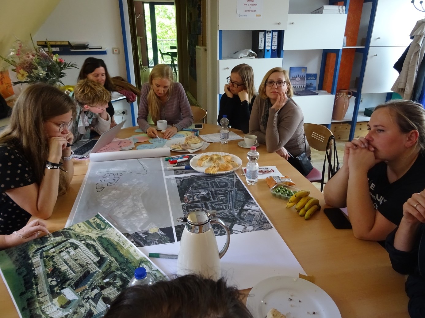 Workshop in quarter community centre