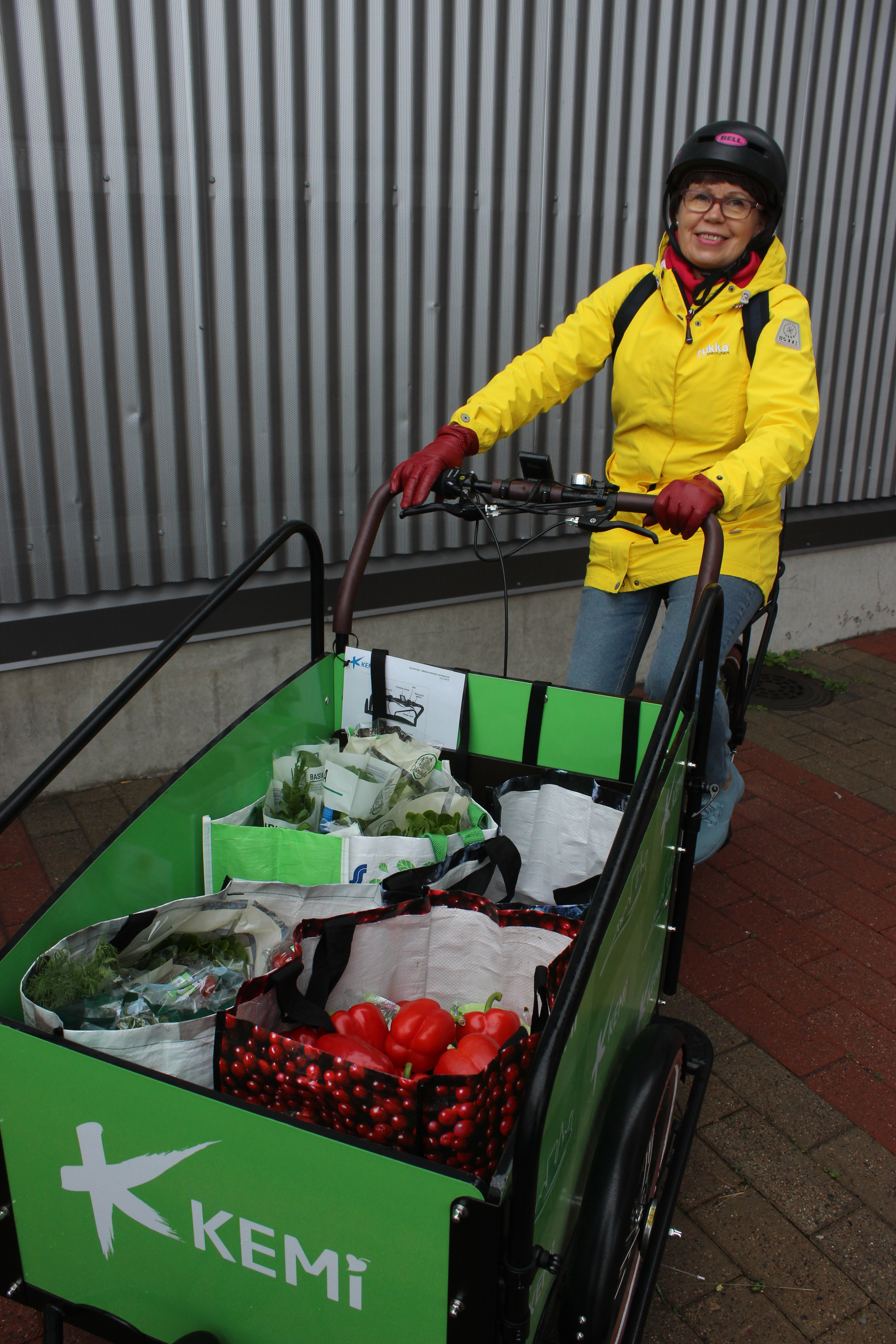 Rescued fruits and vegetables in a cart