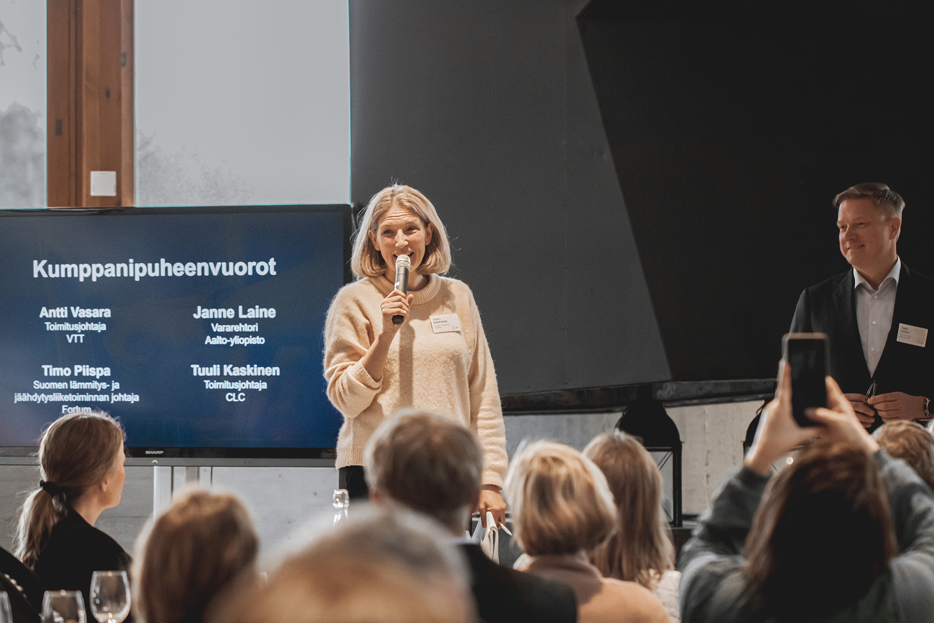 Climate Leadership Coalition’s CEO Tuuli Kaskinen speaking at the event in Espoo