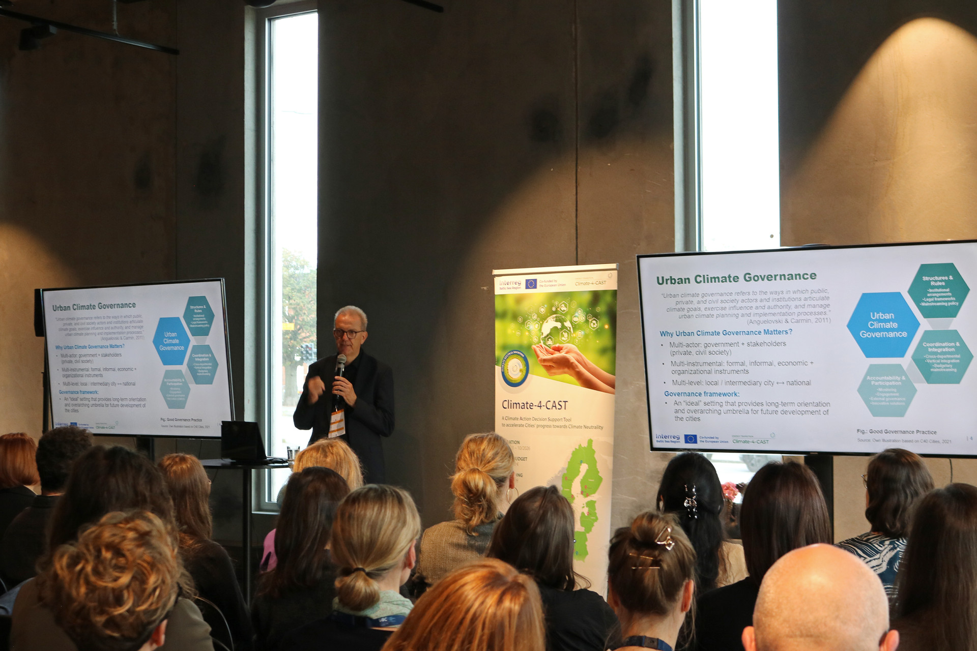 Jörg Knieling presenting the urban climate governance topic